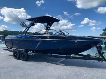 2016 MALIBU WAKESETTER 25 LSV