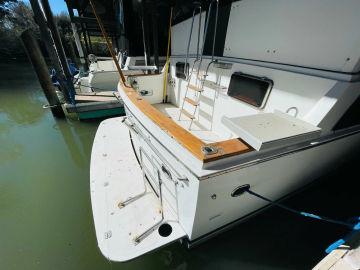 1987 Lien Hwa 47 Cockpit Motor Yacht