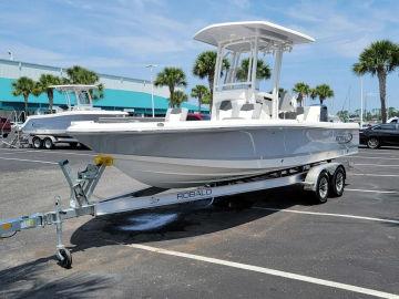 2024 Robalo 226 Cayman