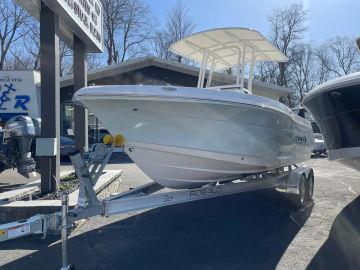 2024 Robalo R200 Center Console