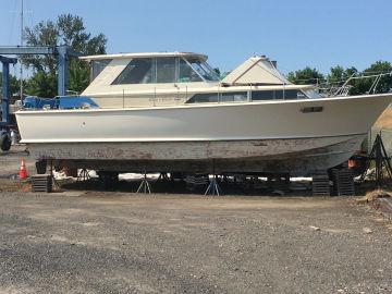 1968 Chris-Craft 38 Commander