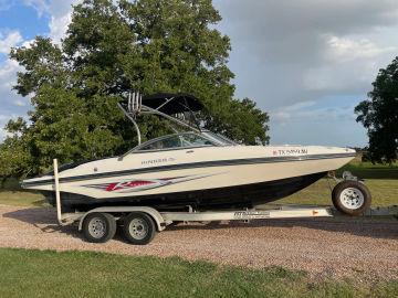 2008 Rinker 226 Captiva Bowrider