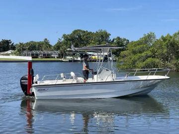 2013 Boston Whaler 210 Montauk