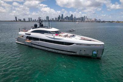 2013 Columbus Yachts 40S Hybrid