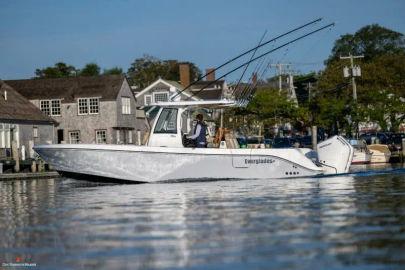 2024 Everglades 315 Center Console