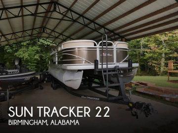 2020 Sun Tracker Party Barge 22 DLX