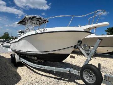 2001 Dusky 256 Center Console