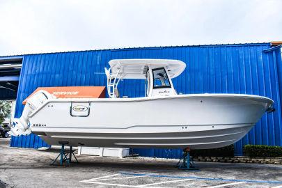 2025 Sea Hunt Gamefish 28 Forward Seating