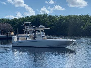 2019 Boston Whaler 270 Dauntless