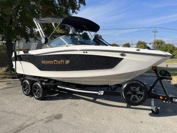 2023 MasterCraft XT22