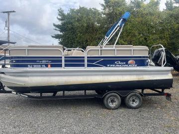 2018 Sun Tracker FISHIN' BARGE 20 DLX