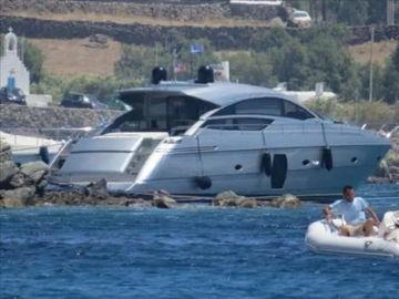 2010 Pershing 64'