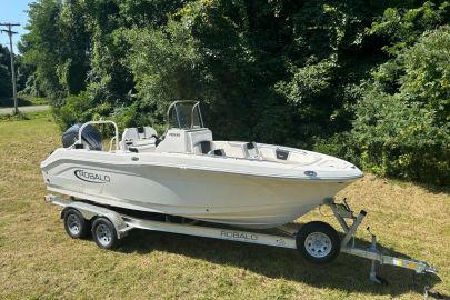 2024 Robalo R200 Center Console