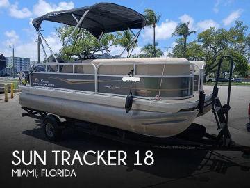 2023 Sun Tracker Party Barge 18 DLX