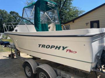 2005 Trophy Pro 2052