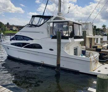 2005 Carver Cockpit Motor Yacht