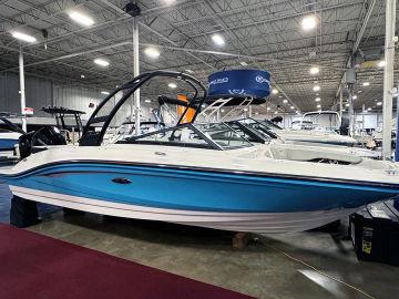 2023 Sea Ray SPX 210 Outboard