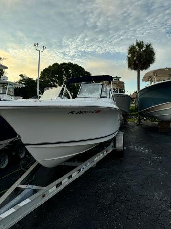 2012 SEA HUNT 207 ESCAPE LS