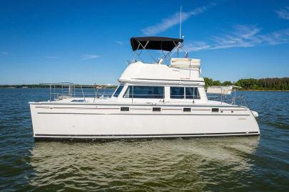 2002 PDQ 34 Power Catamaran