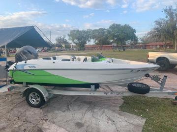 2015 Rinker CAPTIVA