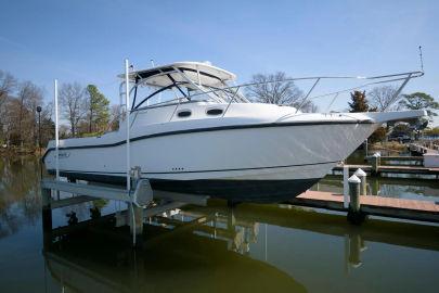 2007 Boston Whaler 305 Conquest