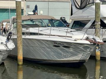 1986 Sea Ray 390 Express Cruiser