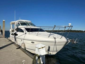 2005 Cruisers Yachts 405 Express Motoryacht