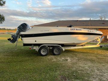 2019 Godfrey Hurricane 26 SUNDECK TWIN 150 4 STROKE YAMAHAS