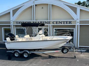 2025 BOSTON WHALER 190 MONTAUK