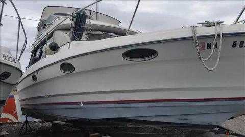 1990 Bayliner 2958 Command Bridge