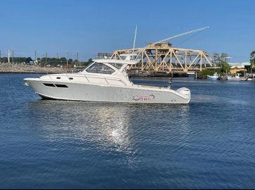 2019 Pursuit 355 Offshore