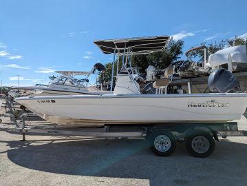 2019 NAUTICSTAR 2200 SPORT