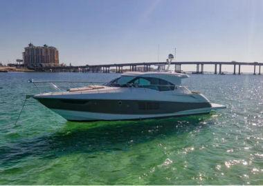 2014 CRUISERS YACHTS 45 CANTIUS