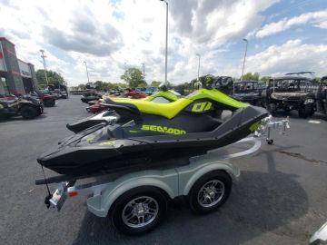 2023 Sea-Doo Spark Trixx 3-up Rotax 900 H.O. ACE iBR and Audio