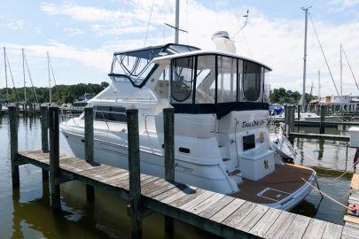 2004 Cruisers Yachts 375 Motoryacht