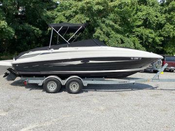 2011 Sea Ray 240 Sundeck