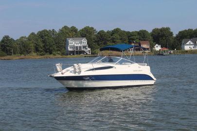 2005 Bayliner 275