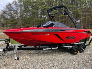 2019 Malibu Boats 22 LSV