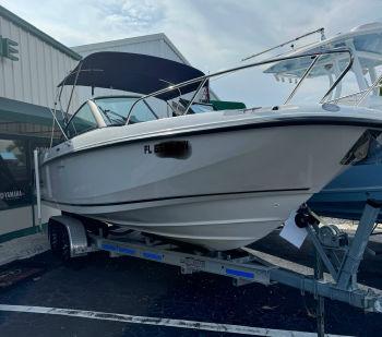 2015 BOSTON WHALER 230 VANTAGE