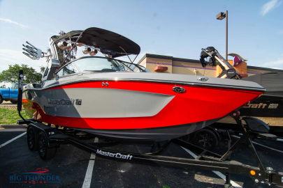 2023 Mastercraft XT22