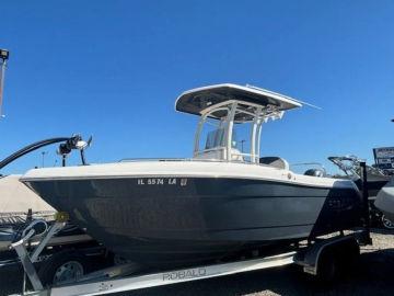 2021 Robalo R222