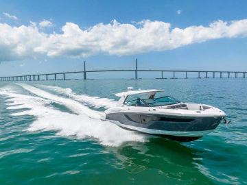 2022 Cruisers Yachts 38 GLS