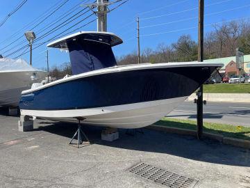 2024 Robalo R250 Center Console