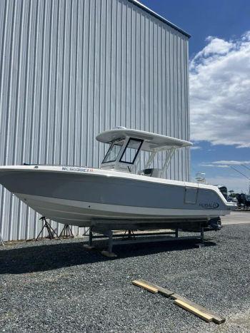 2023 Robalo 272