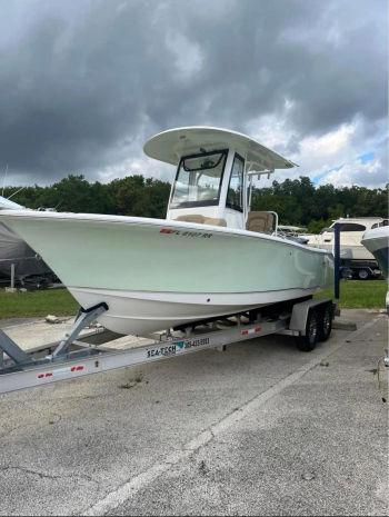 2018 Sea Hunt 235