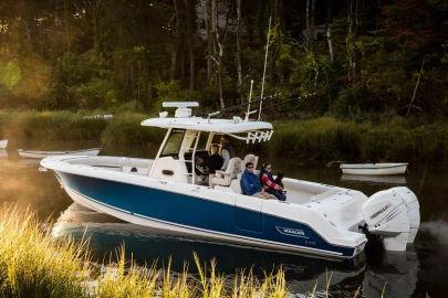 2025 Boston Whaler 330 Outrage