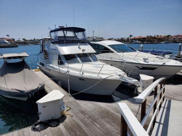 1996 Carver 404 Cockpit Motor Yacht