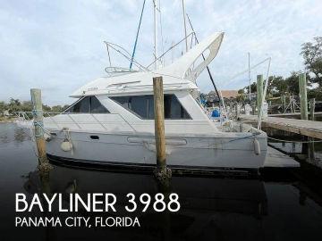 1996 Bayliner 3988 Command Bridge