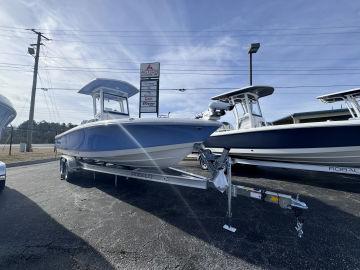 2024 Robalo 246 Cayman