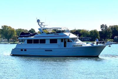 2000 Hatteras 74 Motor Yacht